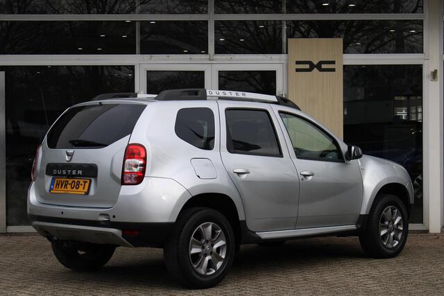 Dacia DUSTER 1.2 TCe 4x2 Blackshadow | Achteruitrijcamera | Stoelverwarming | Airco