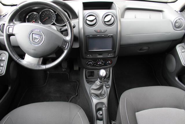 Dacia DUSTER 1.2 TCe 4x2 Blackshadow | Achteruitrijcamera | Stoelverwarming | Airco