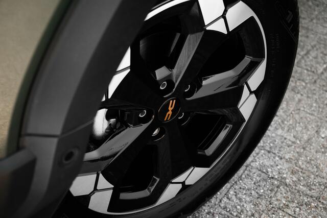 Dacia DUSTER 1.2 TCe 130 PK mild hybrid 4x4 Extreme | trekhaak | all season banden | 360 camera | 4x4 | 1500kg aanhanger gewicht