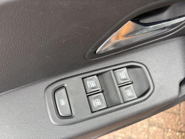 Dacia DUSTER 1.6 SCe Prestige, airco, trekhaak, apple/android