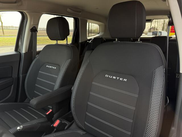 Dacia DUSTER 1.3 TCe Prestige / Trekhaak (1.500 KG) / Camera / Sensoren Achter / LM 17'' /