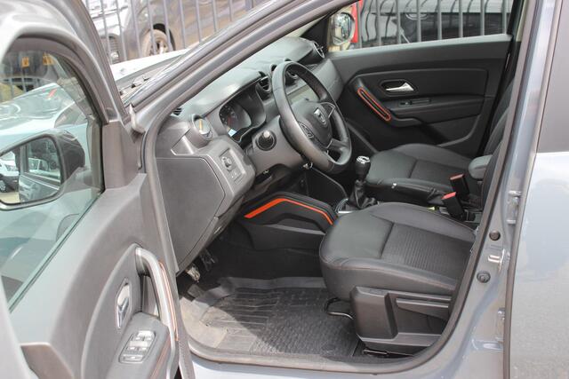 Dacia DUSTER 1.0 TCe Bi-Fuel Extreme, trekhaak!