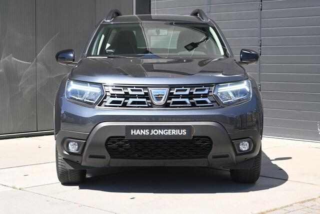 Dacia DUSTER TCe 150 4x4 Comfort | TREKHAAK AFNEEMBAAR | CAMERA | NAVI | CRUISE CONTROL | AIRCO | ALL-SEASONBANDEN | PDC | LMV