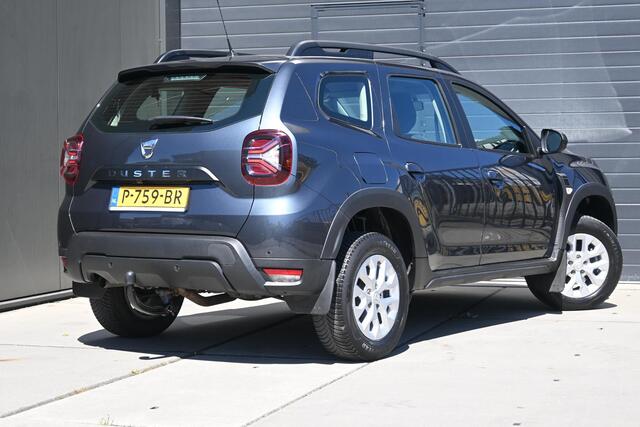 Dacia DUSTER TCe 150 4x4 Comfort | TREKHAAK AFNEEMBAAR | CAMERA | NAVI | CRUISE CONTROL | AIRCO | ALL-SEASONBANDEN | PDC | LMV