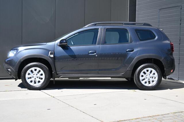 Dacia DUSTER TCe 150 4x4 Comfort | TREKHAAK AFNEEMBAAR | CAMERA | NAVI | CRUISE CONTROL | AIRCO | ALL-SEASONBANDEN | PDC | LMV