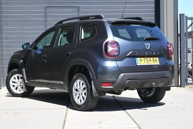 Dacia DUSTER TCe 150 4x4 Comfort | TREKHAAK AFNEEMBAAR | CAMERA | NAVI | CRUISE CONTROL | AIRCO | ALL-SEASONBANDEN | PDC | LMV
