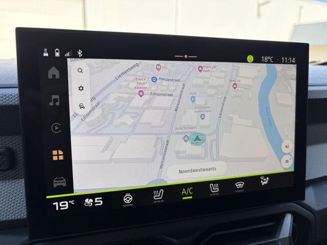 Dacia DUSTER 1.8 hybrid 155 limited edition / Rondom Camera / Stoel en Stuurwielverwarming / Navigatie / Dodehoekdetectie / Adaptieve Cruise Control / Voorruitverwarming /