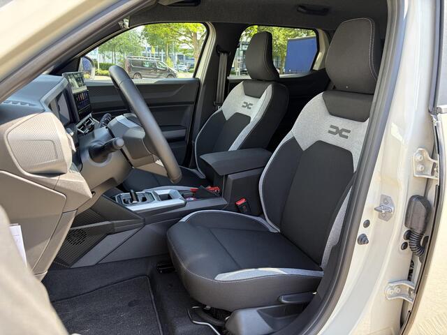 Dacia DUSTER 1.8 hybrid 155 limited edition / Rondom Camera / Stoel en Stuurwielverwarming / Navigatie / Dodehoekdetectie / Adaptieve Cruise Control / Voorruitverwarming /