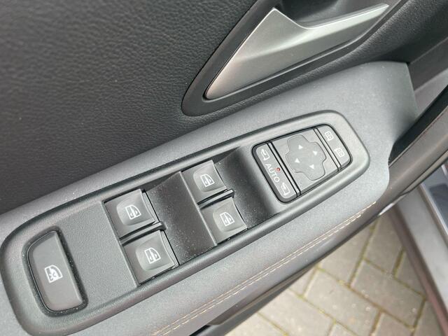 Dacia DUSTER 1.0 TCe 100 ECO-G Extreme TREKHAAK l CAMERA | SENSOREN | CRUISE