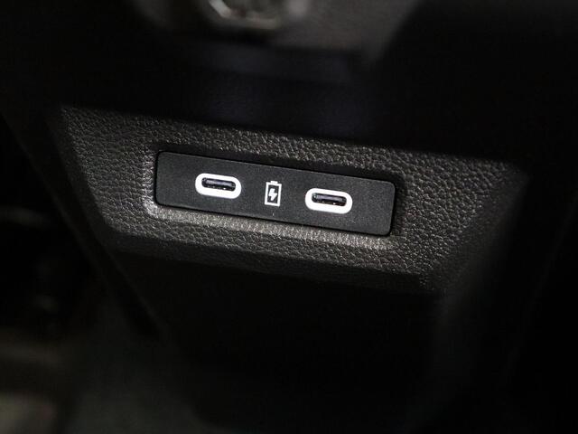 Dacia DUSTER hybrid 155pk Journey | Stoel- en stuurwielverwarming | Voorruitverwarming | 360 graden camera | Blind spot |