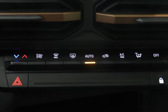 Dacia DUSTER 1.2 TCe 130 mild hybrid 4x4 Extreme | 360° Camera | Climate control | Trekhaak | 1500Kg trekken | Navigatie |