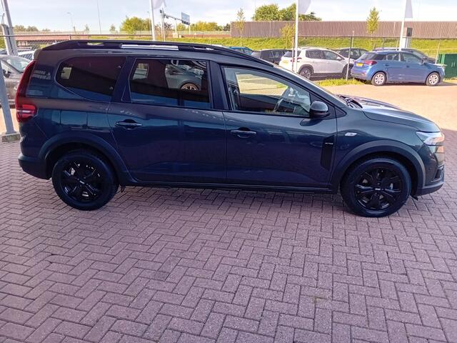 Dacia Jogger 1.0 TCe 110 Extreme Limited Edition 7p. Airco(automatisch), Carplay/Android auto, Navigatie, Cruise control, Parkeersensoren, Dode hoek detector, Camera, Keyless, Dimlicht automatisch, Regensensor, Stoelverwarming, Lichtmetalen velgen, Zeer nette auto, 1e
