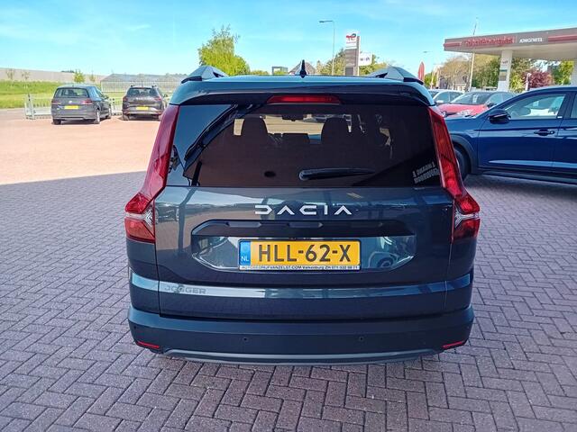 Dacia Jogger 1.0 TCe 110 Extreme Limited Edition 7p. Airco(automatisch), Carplay/Android auto, Navigatie, Cruise control, Parkeersensoren, Dode hoek detector, Camera, Keyless, Dimlicht automatisch, Regensensor, Stoelverwarming, Lichtmetalen velgen, Zeer nette auto, 1e
