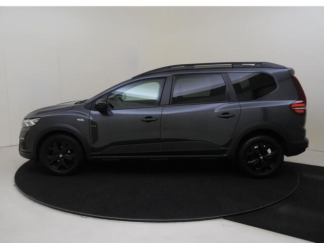 Dacia Jogger 1.0 TCe Extreme 5p. | Stoelverwarming | Apple & Android Carplay | Parkeersensoren Voor & Achter | Achteruitrijcamera | Climate Control | Privacy Glass | Cruise Control |