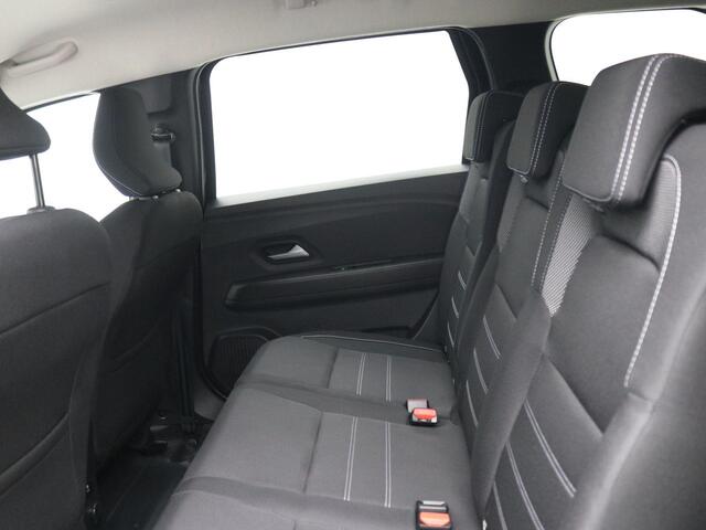 Dacia Jogger 1.6 Hybrid 140 Expression 7-pers. AUTOMAAT / Trekhaak / 7-persoons / Navigatie middels Apple Carplay & Android Auto / Cruise control / Airco / Fabrieksgarantie tot 12-03-2032 /
