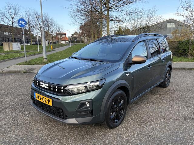 Dacia Jogger 1.8 hybrid 155 limited edition 7p. APPLE CARPLAY ANDROID AUTO / CLIMATE CONTROLE / PARKEERSENSOREN+CAMERA / CRUISE CONTROLE / NAVIGATIE.