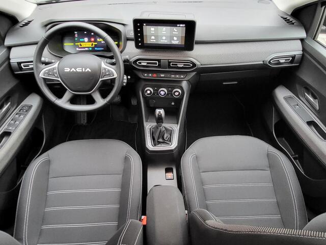 Dacia Jogger 1.6 Hybrid 140 Expression 7p. / Stoelverwarming / Achteruitrijcamera / Climate Control / Dode Hoek Detectie / Parkeersensoren /