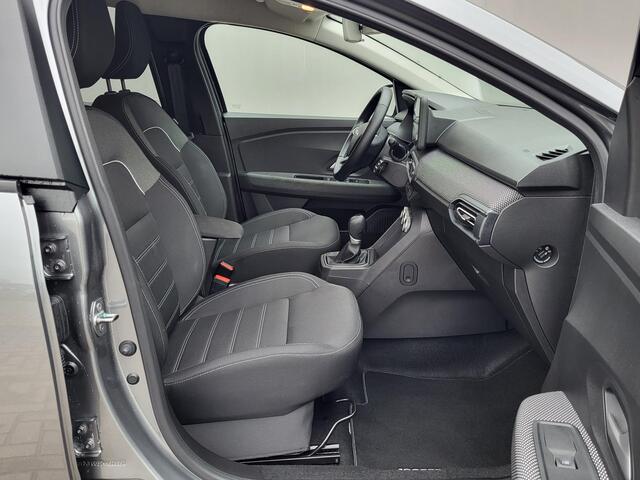 Dacia Jogger 1.6 Hybrid 140 Expression 7p. / Stoelverwarming / Achteruitrijcamera / Climate Control / Dode Hoek Detectie / Parkeersensoren /