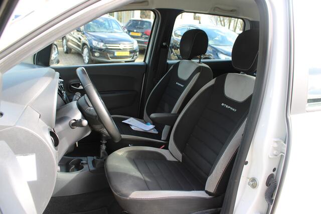 Dacia LODGY 1.3 TCe Stepway 7p//Navi//Trekhaak!!