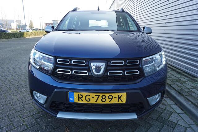 Dacia LOGAN MCV 0.9 TCe Stepway Airco / Navi / Cruise / Parkeersens. / Trekhaak / Lm velgen / NAP