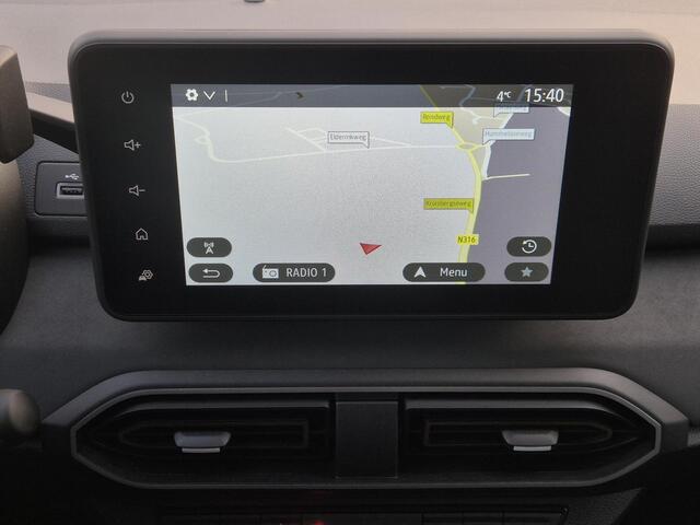 Dacia SANDERO Stepway 110PK Extreme Handgeschakeld / Fabrieksgarantie tot 12-2027 / All Season Banden / Stoelverwarming / Achteruitrijcamera / Apple Carplay & Android Auto / Cruise Control / Climate Control /