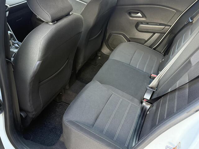 Dacia SANDERO 1.0 TCe 90 Comfort / Automaat / Trekhaak / Airco / Android&Apple Carplay / DAB / Sensoren achter / Bluetooth / Dealer onderhouden / Km stand NAP