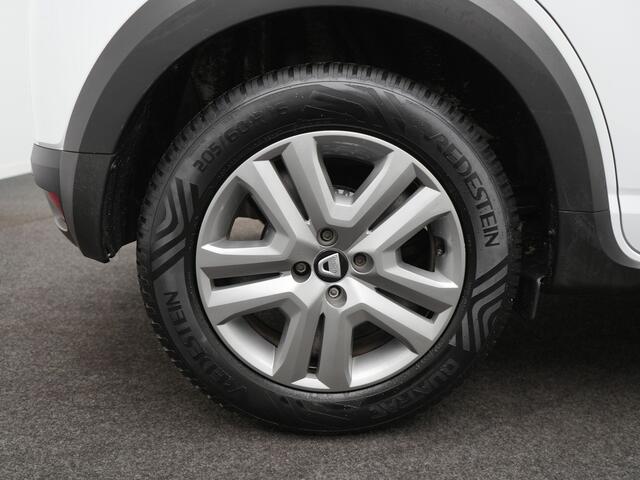 Dacia SANDERO TCe 100 Bi-Fuel Essential - RIJKLAARPRIJS - LPG G3 - Trekhaak - All Seasonbanden - Cruise Control - Dealeronderhouden