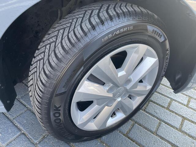 Dacia SANDERO 1.0 TCe 100 ECO-G Expression / LPG / TREKHAAK / ALLSEASON BANDEN / AIRCO / APPLE & ANDROID CARPLAY / PDC /