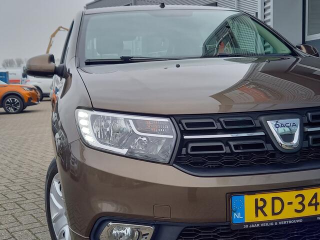 Dacia SANDERO 0.9 TCe AUTOMAAT Laureate - AIRCO - TREKHAAK - CRUISE - BLUETOOTH