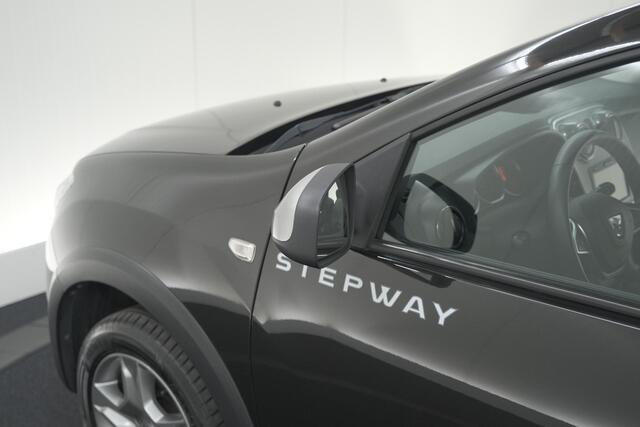 Dacia SANDERO TCe 90 SL Stepway | Parkeersensoren | Cruise Control | Navigatie