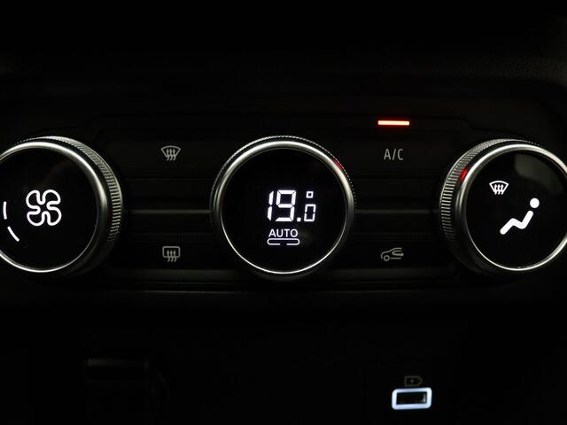 Dacia SANDERO Stepway TCe Comfort 90pk Camera | Cruise | Navi | Parkeersens. v+a