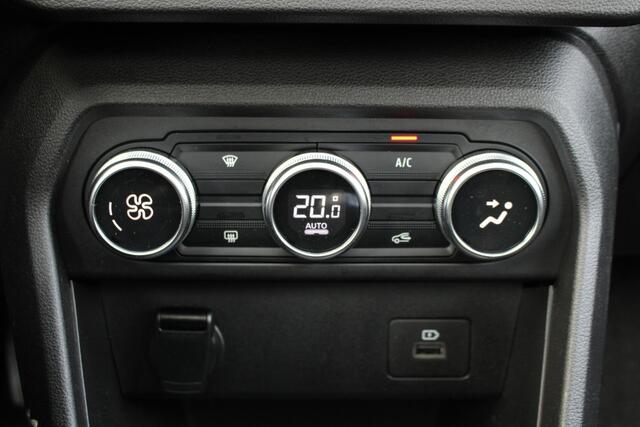 Dacia SANDERO Stepway 1.0 TCe 90 Comfort | Achteruitrijcamera | Schuif kantel dak | Navigatie | Trekhaak |