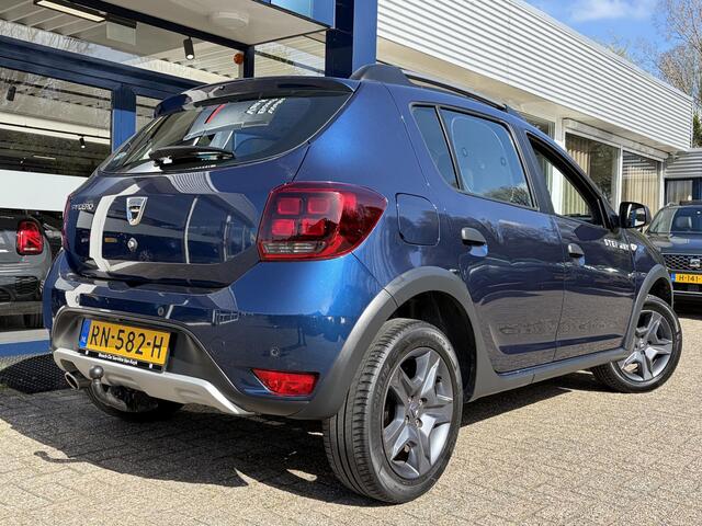 Dacia SANDERO 0.9 TCe Bi-Fuel SL Stepway / NL-Auto / 1e-Eigenaar / Cruise-Control / Trekhaak / Airco / Camera / DAB Radio-Bluetooth / Elektr.-Pakket / PDC-Achter / 16'' LMV / ENZ.