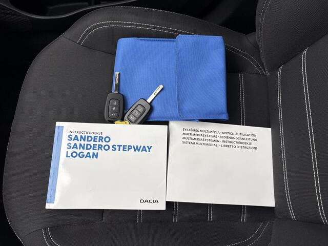 Dacia SANDERO 1.0 TCe 90 Comfort / Trekhaak / Navigatie via Apple CarPlay/Android Auto / Airco / Cruise Control /