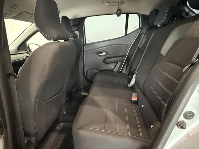 Dacia SANDERO Stepway 1.0 TCe 90 CVT Comfort | Navigatie | Climate Control | Stoelverwarming | Dodehoek Detectie | Apple Carplay/Android Auto | Parkeersensoren voor, achter en achteruitrijcamera