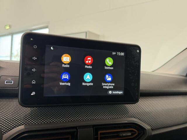 Dacia SANDERO Stepway 1.0 TCe 90 CVT Comfort | Navigatie | Climate Control | Stoelverwarming | Dodehoek Detectie | Apple Carplay/Android Auto | Parkeersensoren voor, achter en achteruitrijcamera