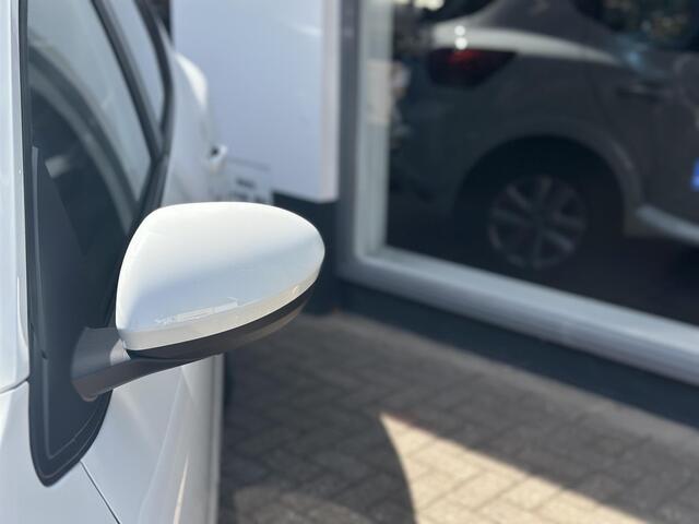 Dacia SANDERO 1.0 TCe 90 Comfort | Parkeersensoren achter | Apple Carplay/Android Auto | Lage kilometerstand | Dealeronderhouden | Eerste eigenaar | Nederlandse auto | Trekhaak | All seasonbanden |