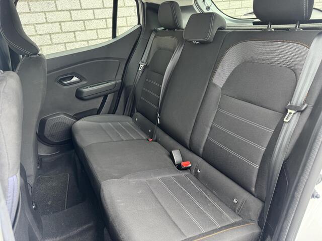 Dacia SANDERO Stepway 1.0 TCe 90 Comfort | Achteruitrijcamera | Apple CarPlay / Android Auto | Parkeersensoren V+A | Climate Conrol |
