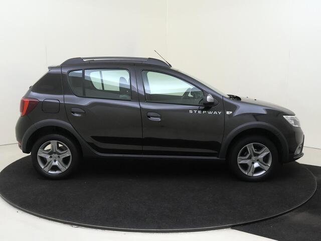 Dacia SANDERO 0.9 TCe 90 PK SL Stepway | Parkeer pakket | airco | cruise control | navigatiesysteem full map |