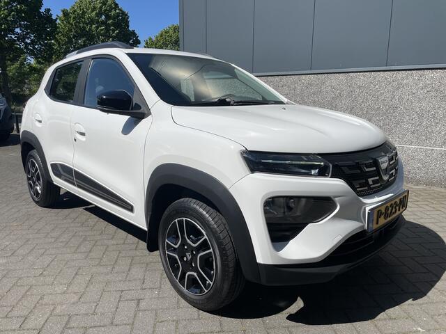 Dacia Spring Comfort Plus (Orange Pack) 27 kWh Mistlampen - Achteruitrijcamera - Airco - Navigatie - Cruise control - Parkeersensoren achter - Dakrails