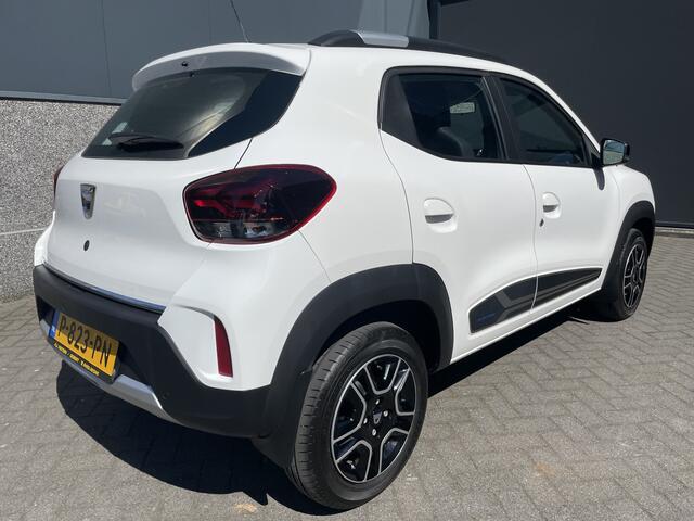 Dacia Spring Comfort Plus (Orange Pack) 27 kWh Mistlampen - Achteruitrijcamera - Airco - Navigatie - Cruise control - Parkeersensoren achter - Dakrails