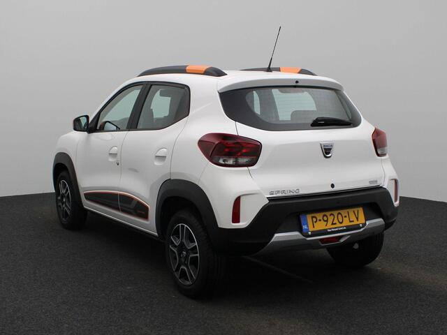 Dacia Spring Comfort Plus 27 kWh 45PK | Navigatie | Achteruitrijcamera | Parkeersensoren | Apple CarPlay & Android Auto