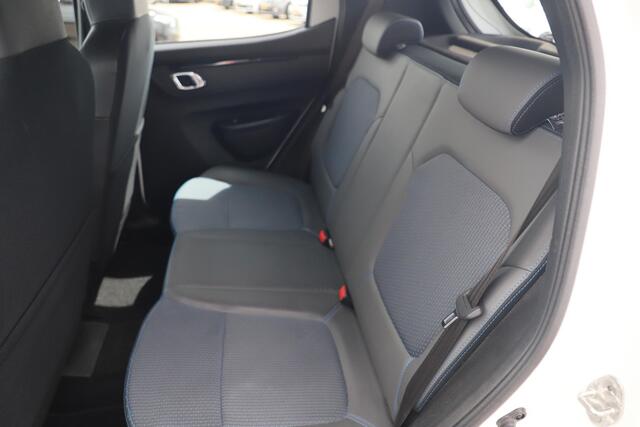 Dacia Spring Comfort Plus 27 kWh Navigatie Achteruitrijcamera Carplay Android Airco 14 inch