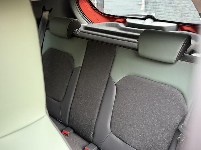 Dacia Spring Extreme 65 26.8 kWh l Snel Laden l Parkeersensoren l Navi l Camera l AppleCarplay