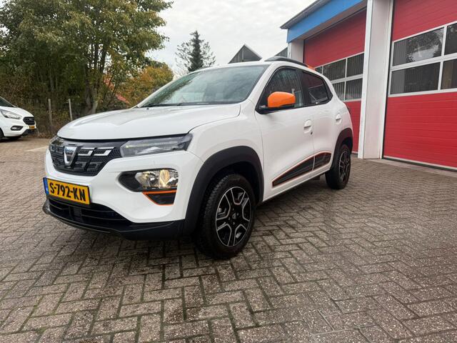 Dacia Spring Essential 27 kWh | Automaat | Full Electric | Lederen bekleding | Airco |