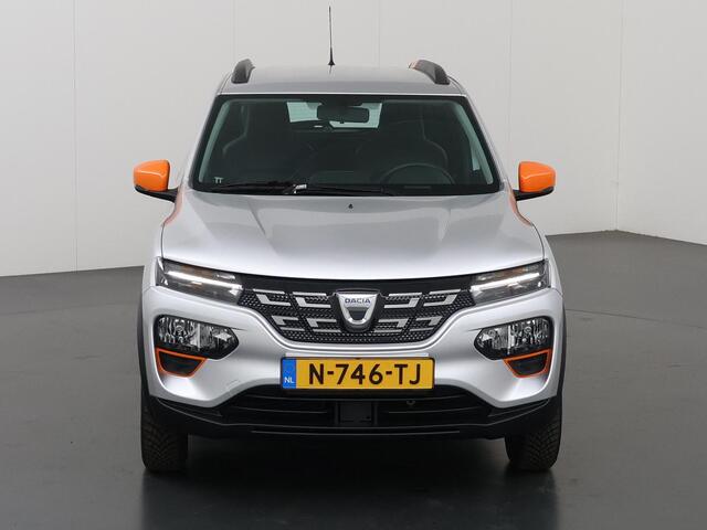 Dacia Spring Comfort Plus 27 kWh | Navigatie | Parkeercamera | Carplay | Cruise Control |