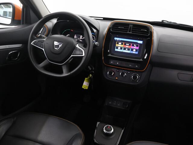 Dacia Spring Comfort Plus 27 kWh | Navigatie | Parkeercamera | Carplay | Cruise Control |