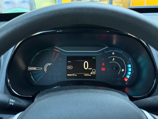 Dacia Spring Essential 27 kWh - camera - navi - leer