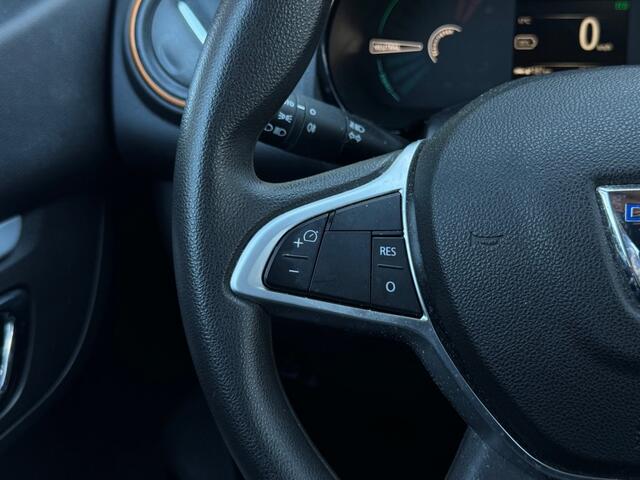 Dacia Spring Essential 27 kWh - camera - navi - leer