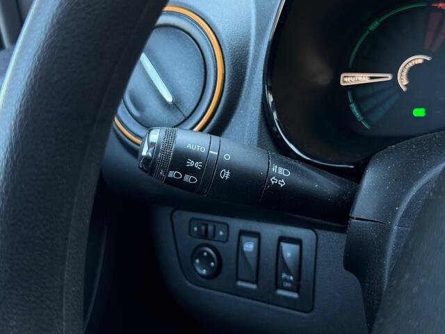 Dacia Spring Essential 27 kWh - camera - navi - leer